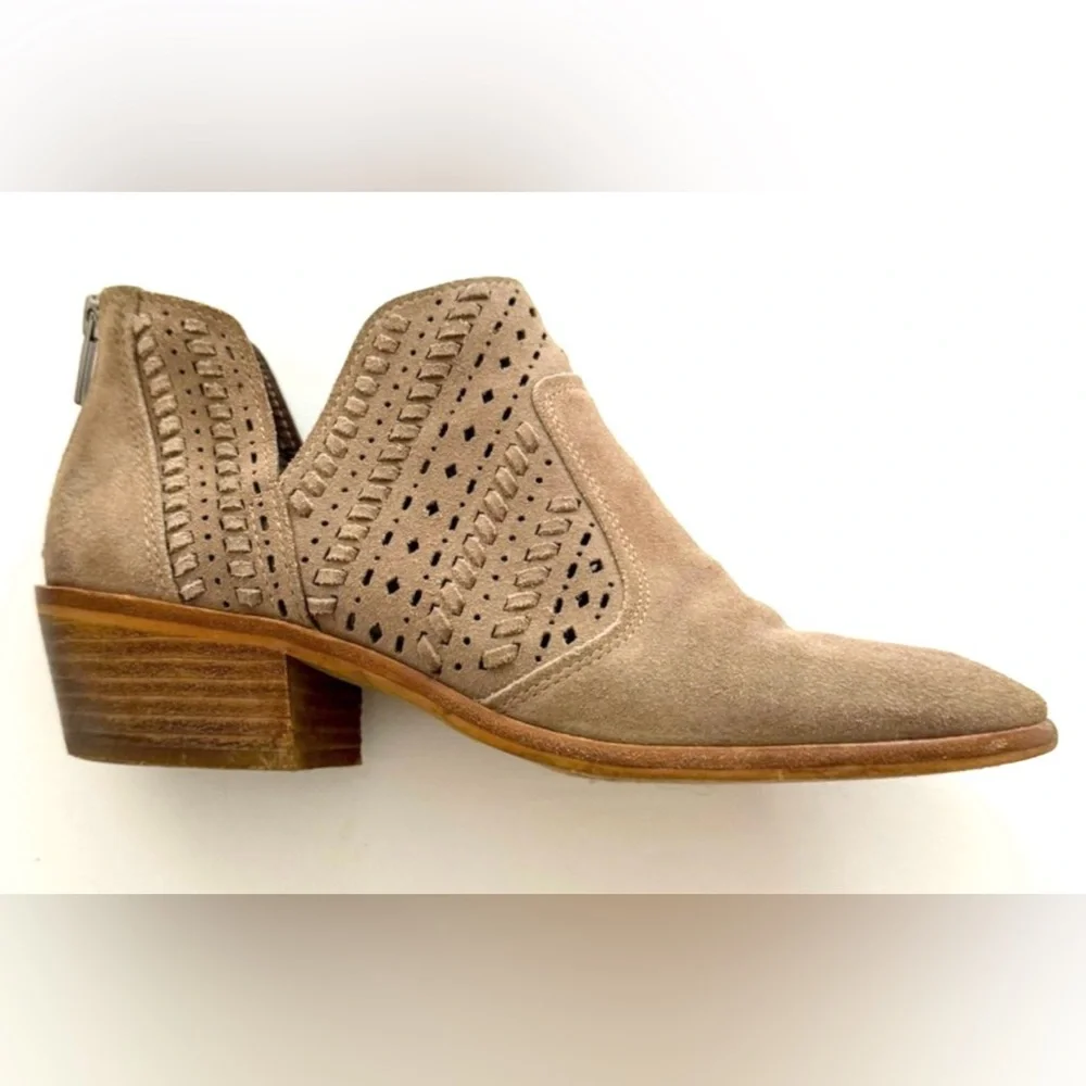 Vince Camuto Prasata Booties - Size 9 - EUC